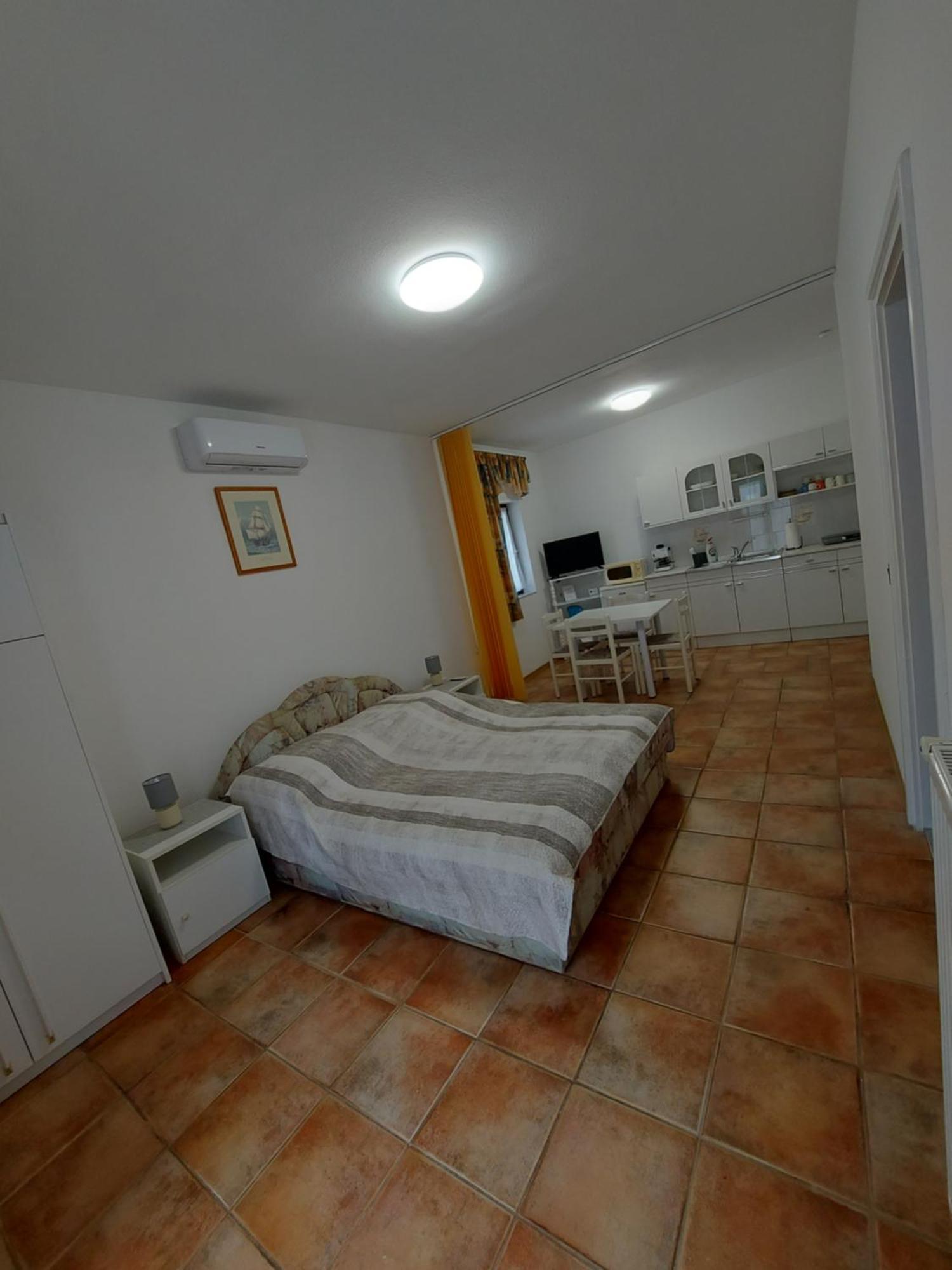 Istvan Apartmanok Keszthely Ngoại thất bức ảnh