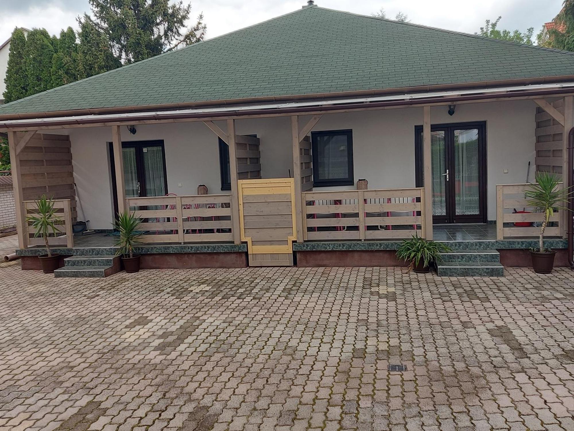 Istvan Apartmanok Keszthely Ngoại thất bức ảnh