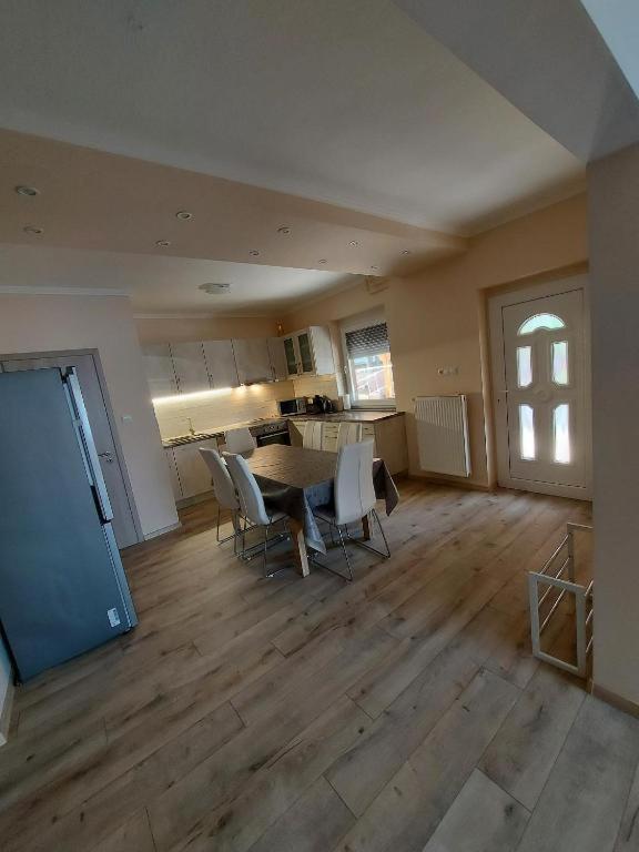 Istvan Apartmanok Keszthely Ngoại thất bức ảnh